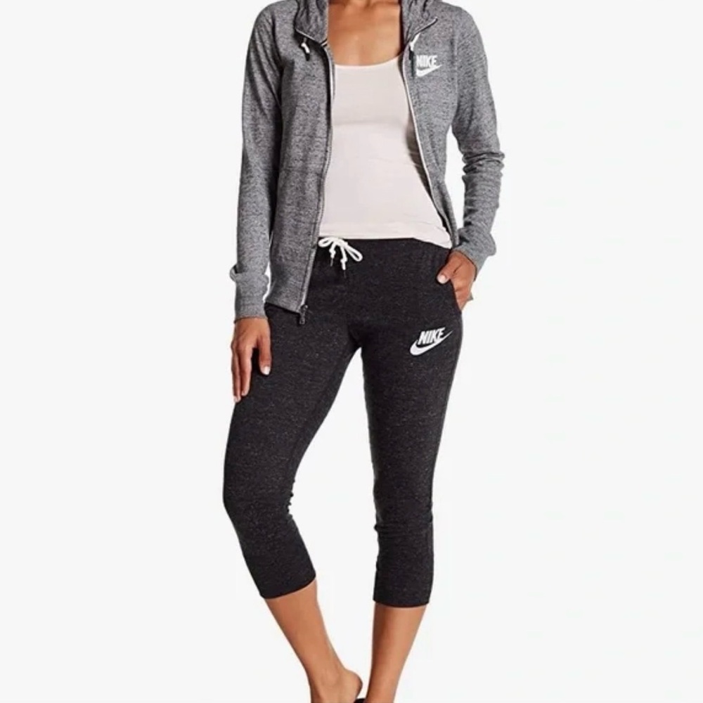 Nike Women's Sportswear Gym Vintage Capri Pants in a heathered black